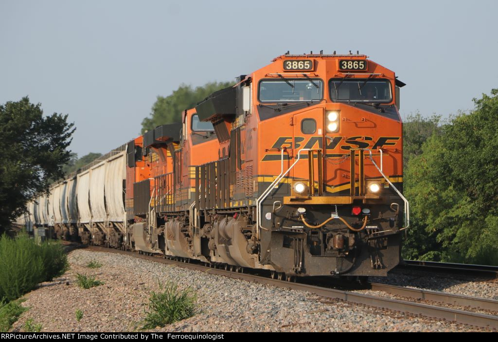 BNSF U Train 3865 East